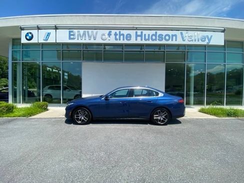 Used 2026 BMW 530i xDrive w/ Premium Package AWD/4WD image 1