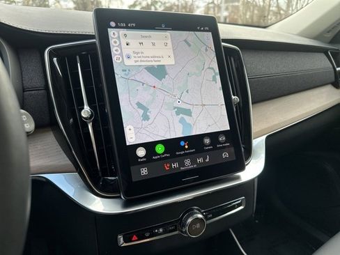 Certified 2025 Volvo XC90 B6 Plus image 24