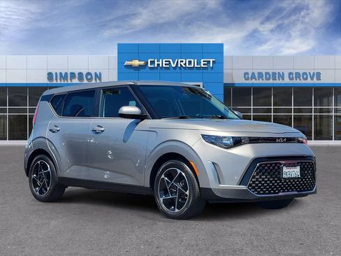 Used 2024 Kia Soul EX FWD image 1