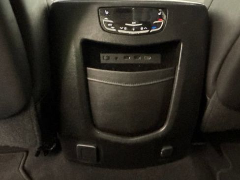 Used 2017 Cadillac Escalade ESV Luxury AWD/4WD image 25