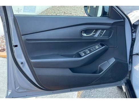 Used 2024 Honda Accord Touring image 11