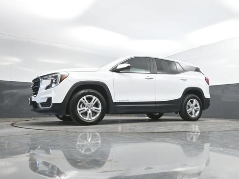 Used 2024 GMC Terrain SLE AWD/4WD image 35