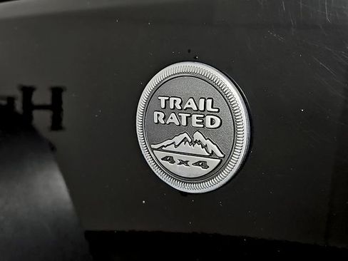 Used 2017 Jeep Wrangler Unlimited Rubicon w/ Connectivity Group image 31