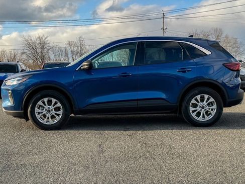Used 2023 Ford Escape Active w/ Tech Pack #1 AWD/4WD image 6