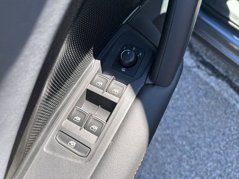 New 2026 Volkswagen Tiguan SE image 14