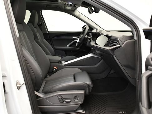 Used 2025 Audi Q5 Premium Plus w/ Premium Plus AWD/4WD image 47
