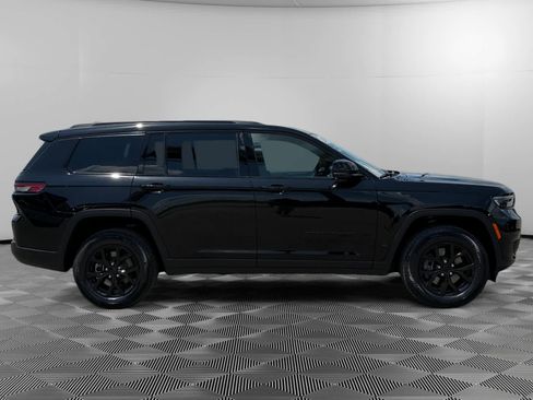 Used 2024 Jeep Grand Cherokee L Altitude AWD/4WD image 4