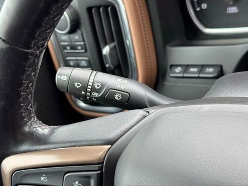 Used 2022 Chevrolet Silverado 1500 High Country w/ Technology Package image 25