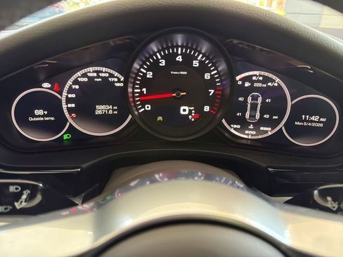 Used 2018 Porsche Panamera 4 AWD/4WD image 20