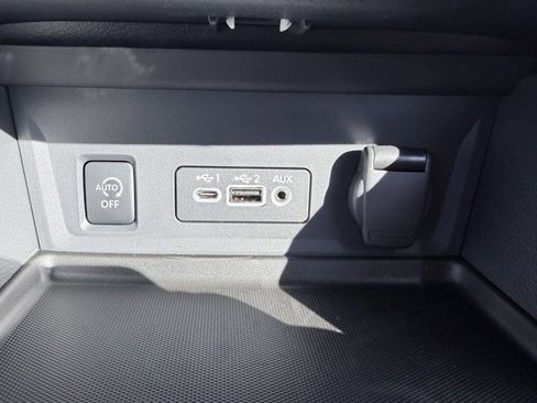 New 2025 Nissan Sentra SR image 16