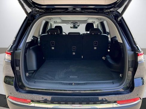 Certified 2023 Jeep Grand Cherokee Limited w/ Luxury Tech Group II AWD/4WD image 26