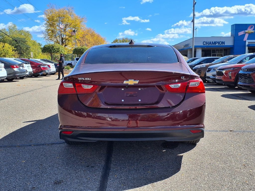 Used 2016 Chevrolet Malibu LT FWD image 5