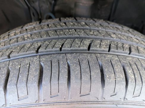 Used 2019 Toyota RAV4 LE image 10