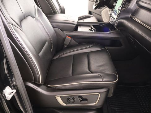 Used 2020 RAM 1500 Limited w/ Black Appearance Package image 14