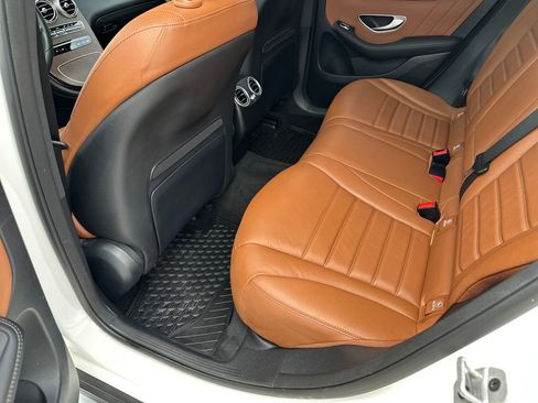 Used 2021 Mercedes-Benz GLC 300 4MATIC image 32