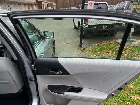 Used 2017 Honda Accord LX image 15