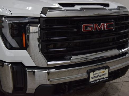 Used 2024 GMC Sierra 3500 Pro w/ Convenience Package AWD/4WD image 7
