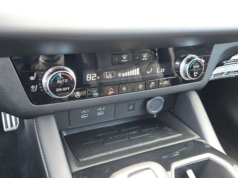 New 2026 Mitsubishi Outlander SEL image 25