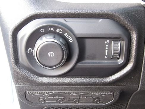 Used 2024 Jeep Wrangler Unlimited Sport AWD/4WD image 29