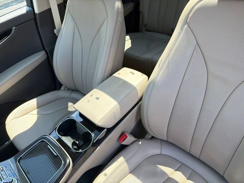 Used 2023 Lincoln Nautilus Reserve AWD/4WD image 30