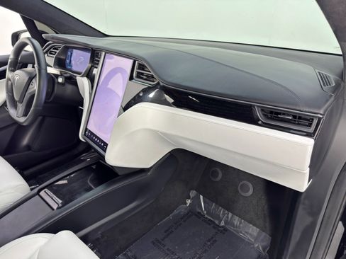 Used 2019 Tesla Model X Long Range image 14