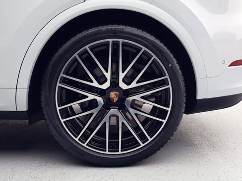 New 2026 Porsche Cayenne AWD/4WD image 27