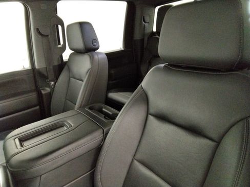 Used 2022 GMC Sierra 2500 SLT w/ SLT Convenience Package image 29