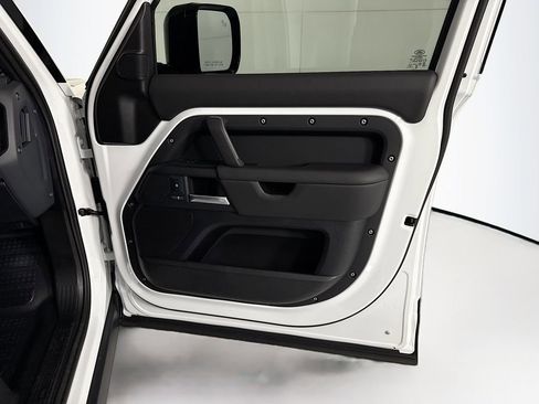 New 2026 Land Rover Defender 110 X-Dynamic SE AWD/4WD image 27