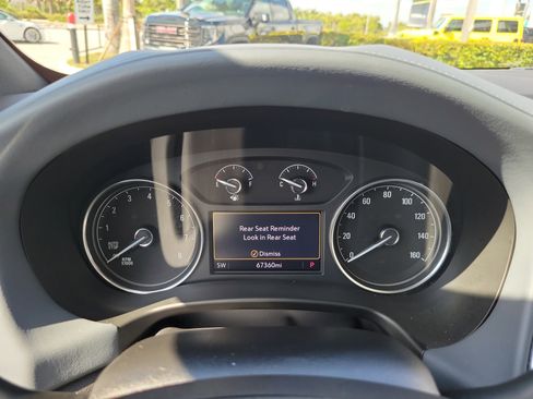 Used 2023 Buick Enclave Essence image 30