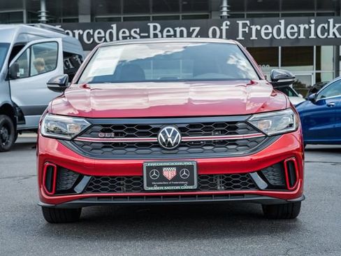 Used 2023 Volkswagen Jetta GLI Autobahn FWD image 2