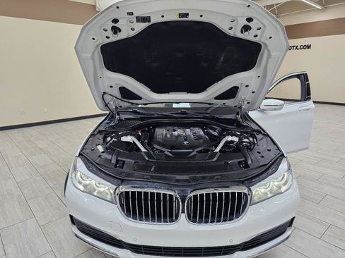 Used 2019 BMW 740i RWD image 46