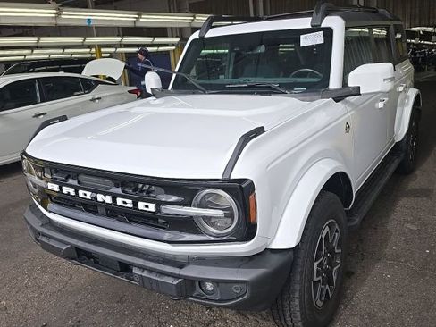 Used 2023 Ford Bronco Outer Banks AWD/4WD image 1