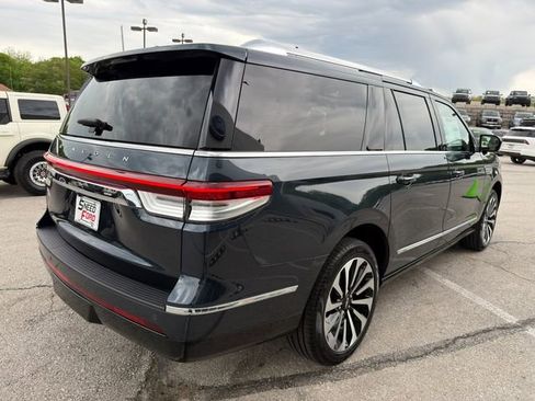 Used 2024 Lincoln Navigator L Reserve AWD/4WD image 7