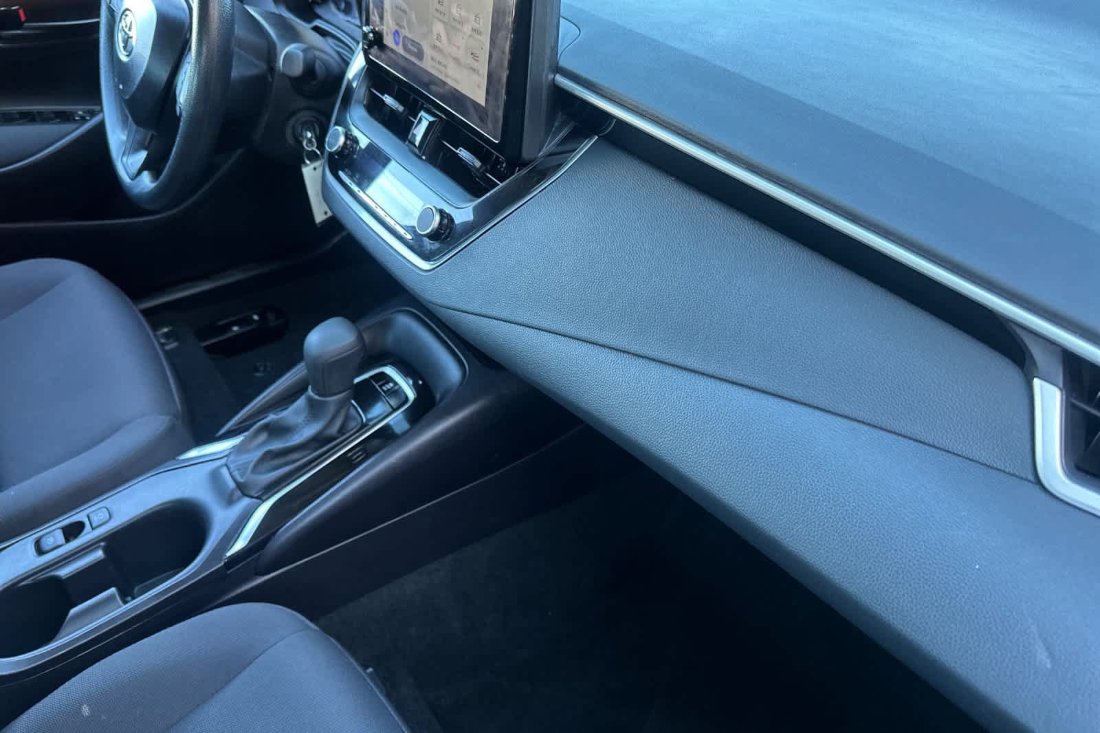Used 2025 Toyota Corolla LE FWD image 18