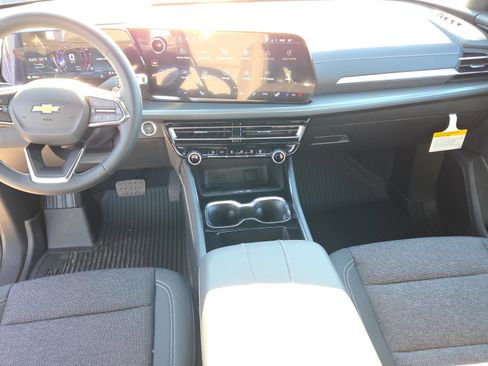 New 2026 Chevrolet Traverse LT w/ Driver Confidence Package FWD image 13