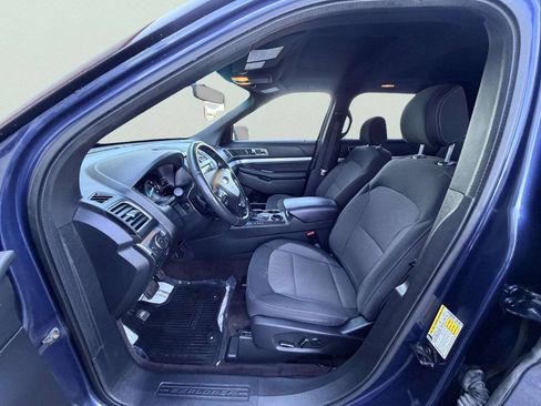 Used 2016 Ford Explorer XLT w/ Equipment Group 201A FWD image 16