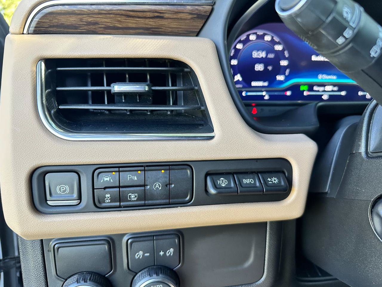Used 2023 Chevrolet Tahoe Premier w/ Premium Package 2 RWD image 45