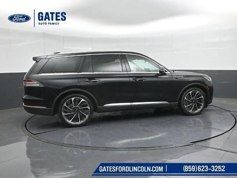 New 2026 Lincoln Aviator Reserve AWD/4WD image 3