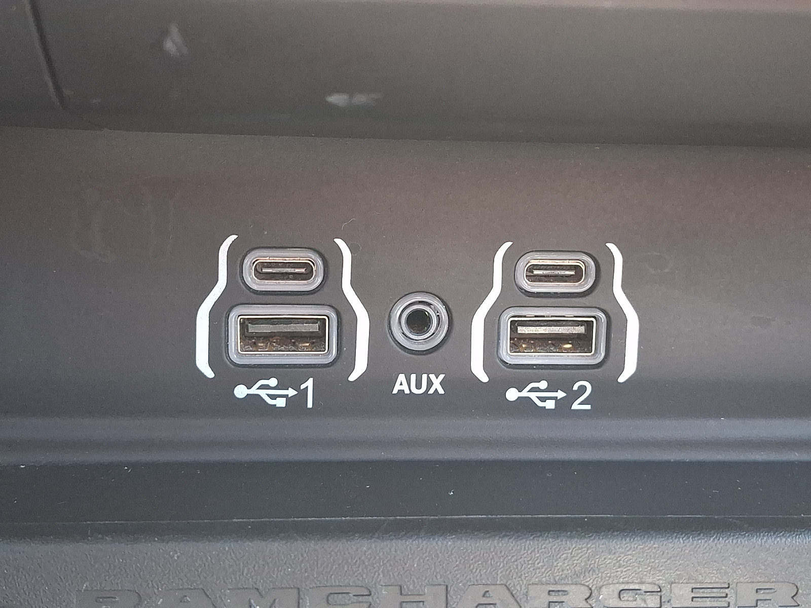 Used 2025 RAM 1500 Laramie AWD/4WD image 23