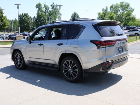 Used 2022 Lexus LX 600 4WD w/ Appearance Package image 7