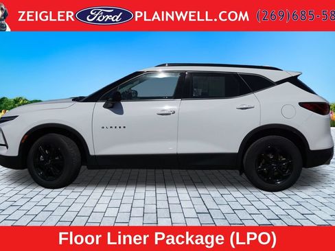 Used 2023 Chevrolet Blazer LT w/ Convenience Package FWD image 2