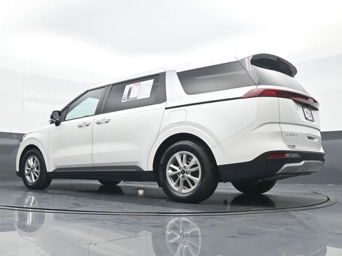 Used 2024 Kia Carnival LX image 19