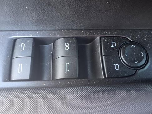 Used 2023 Chevrolet Colorado Z71 w/ Z71 Convenience Package 2 image 8