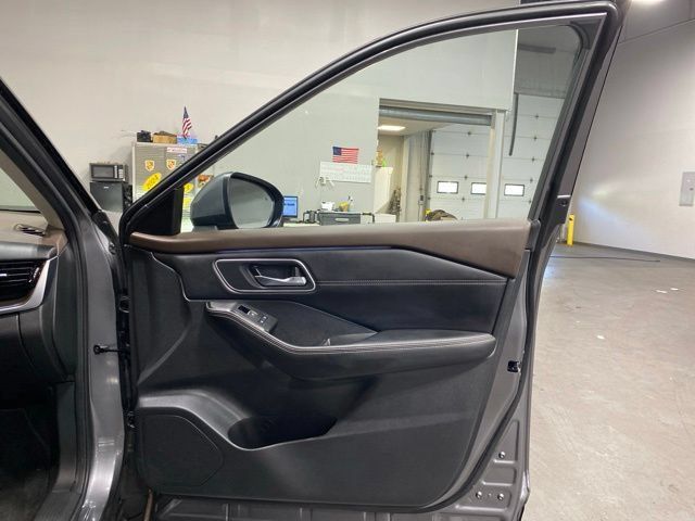 Certified 2023 Nissan Rogue Platinum AWD/4WD image 29
