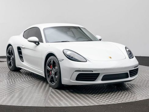 Used 2018 Porsche 718 Cayman image 4