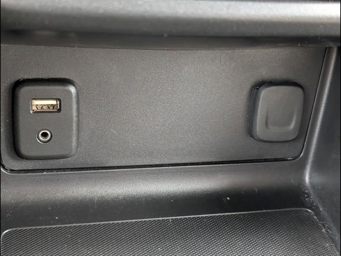 Used 2018 GMC Canyon SLE AWD/4WD image 15