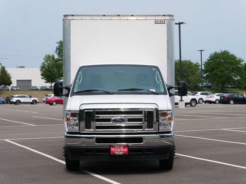 Used 2024 Ford E-450 and Econoline 450 Super Duty w/ Power Windows & Locks Group RWD image 2