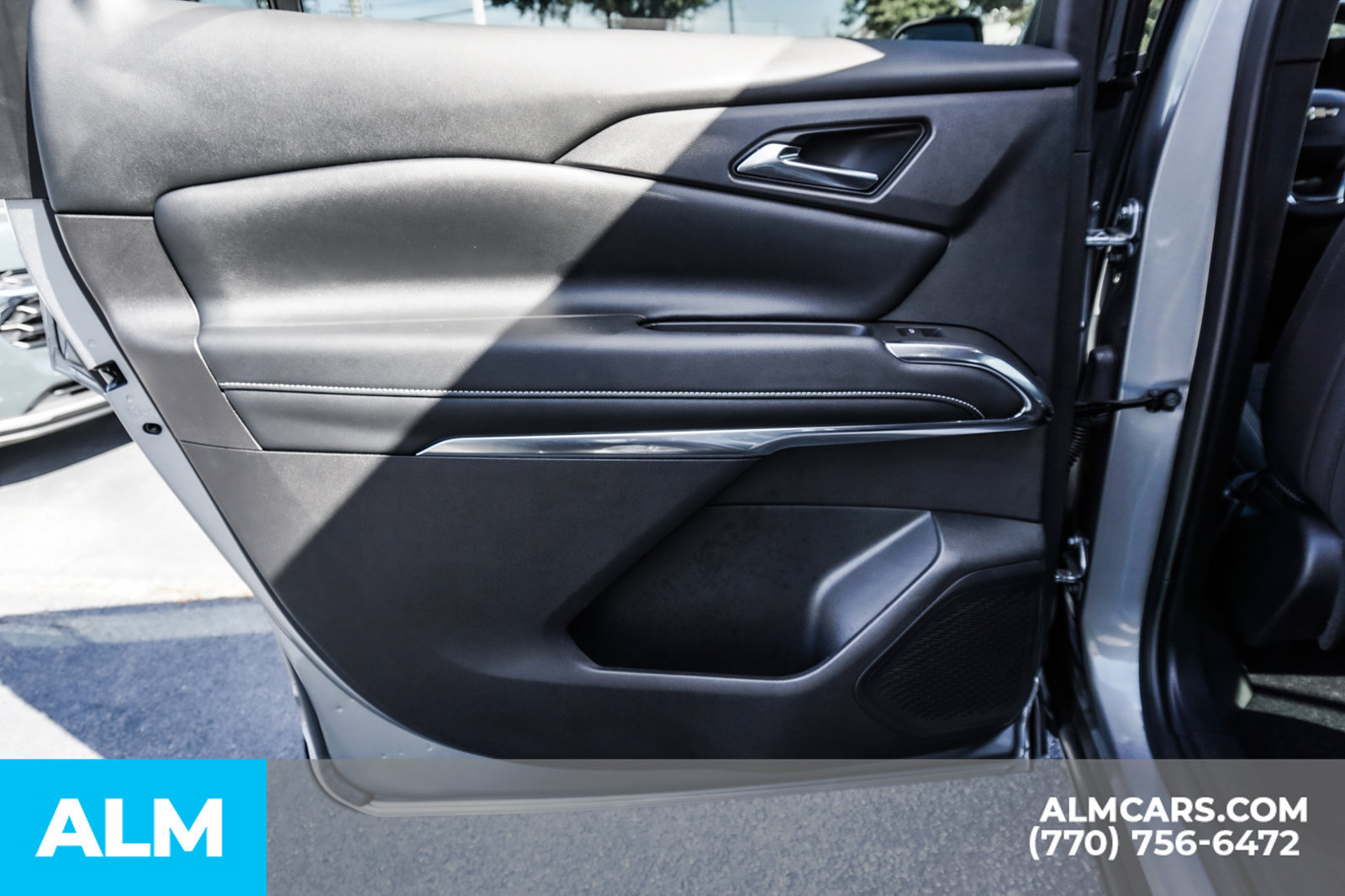 Used 2025 Chevrolet Traverse LT w/ LPO, Floor Liner Package FWD image 51