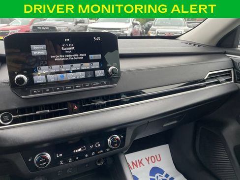 Used 2024 Mitsubishi Outlander SE AWD/4WD image 19
