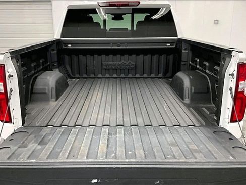 Used 2022 Chevrolet Silverado 1500 High Country w/ High Country Premium Package image 31